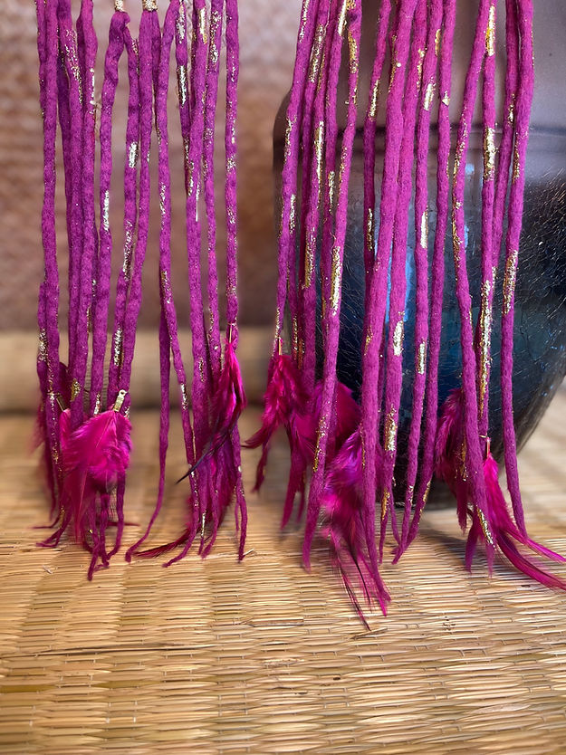 Filoplume Earrings (Magenta)