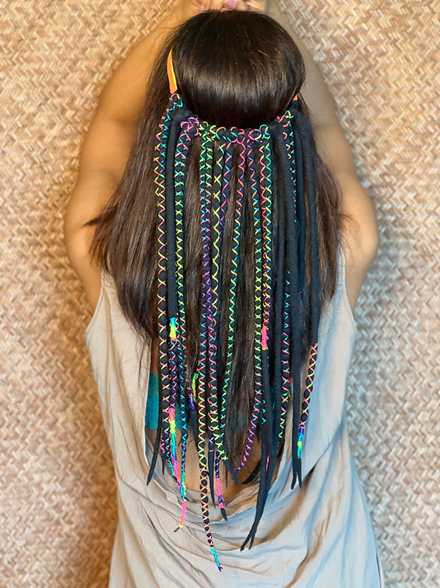 STRINGING NEONS - BLACK