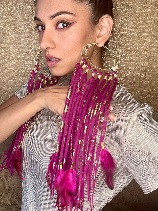 Filoplume Earrings (Magenta)