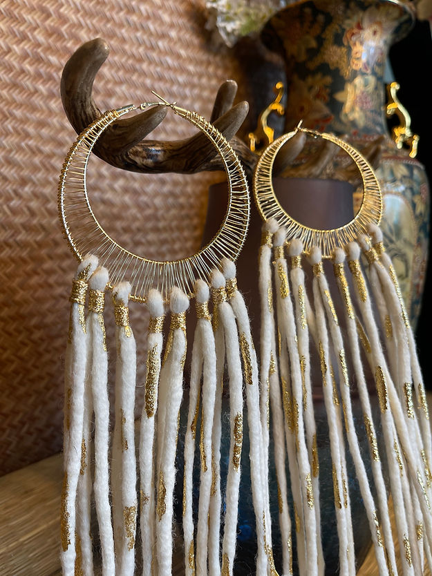 Filoplume Earrings (White)