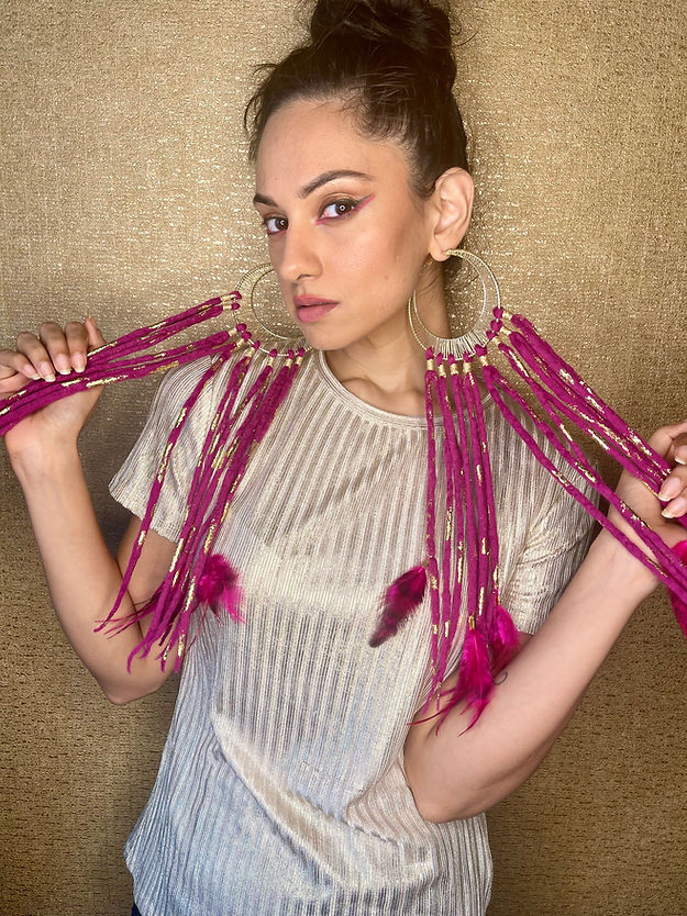 Filoplume Earrings (Magenta)