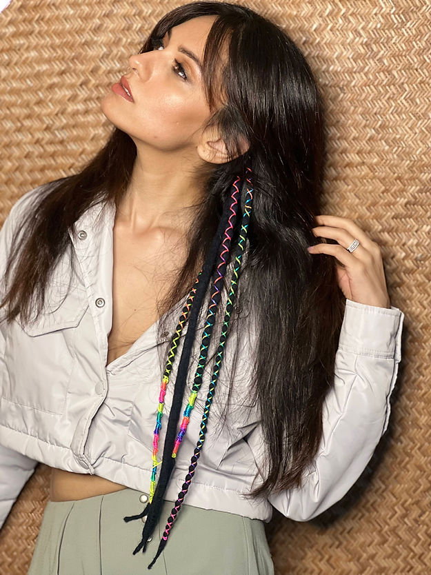 STRINGING NEONS - BLACK