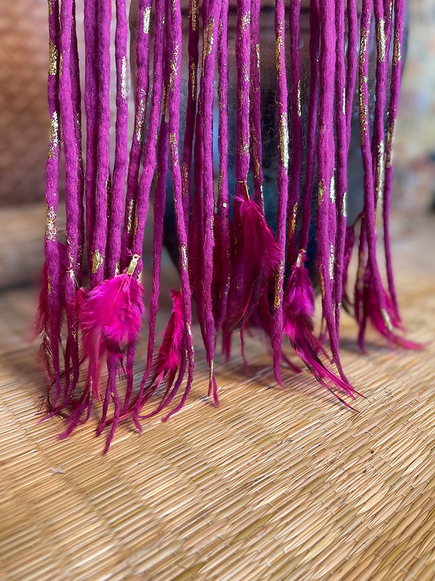 Filoplume Earrings (Magenta)